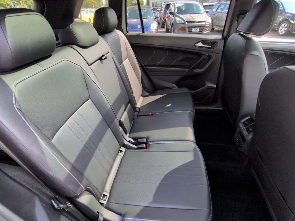 Thumbnail: 2023 Volkswagen Tiguan - 28