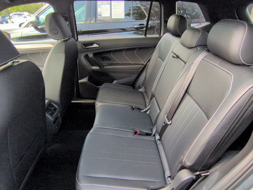 Thumbnail: 2023 Volkswagen Tiguan - 12