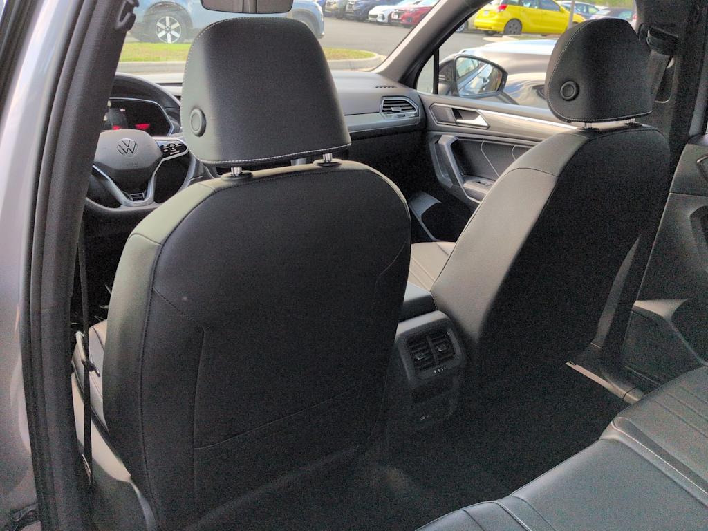 Thumbnail: 2023 Volkswagen Tiguan - 11