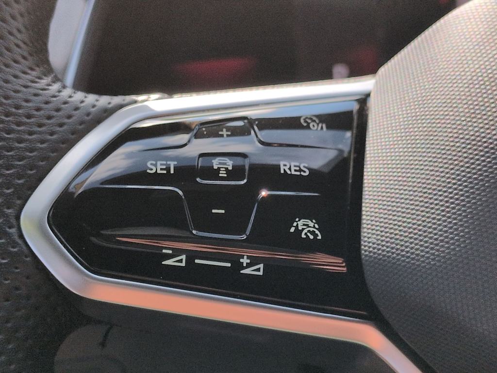 Thumbnail: 2023 Volkswagen Tiguan - 31