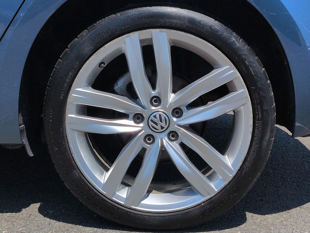 Thumbnail: 2015 Volkswagen Golf - 26