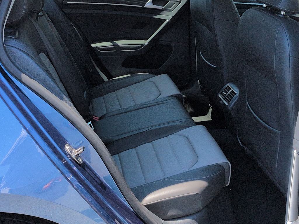 Thumbnail: 2015 Volkswagen Golf - 30
