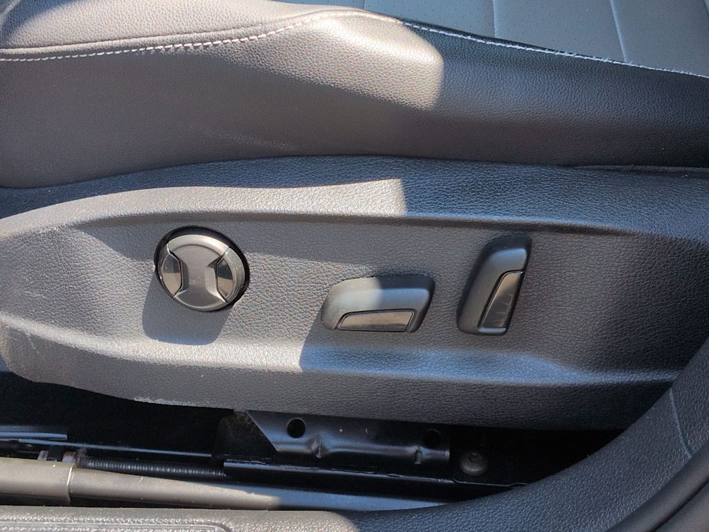 Thumbnail: 2015 Volkswagen Golf - 27