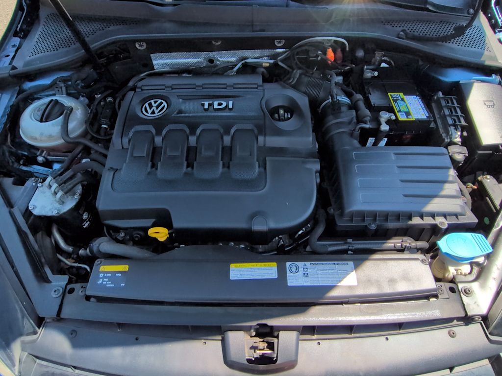 Thumbnail: 2015 Volkswagen Golf - 9