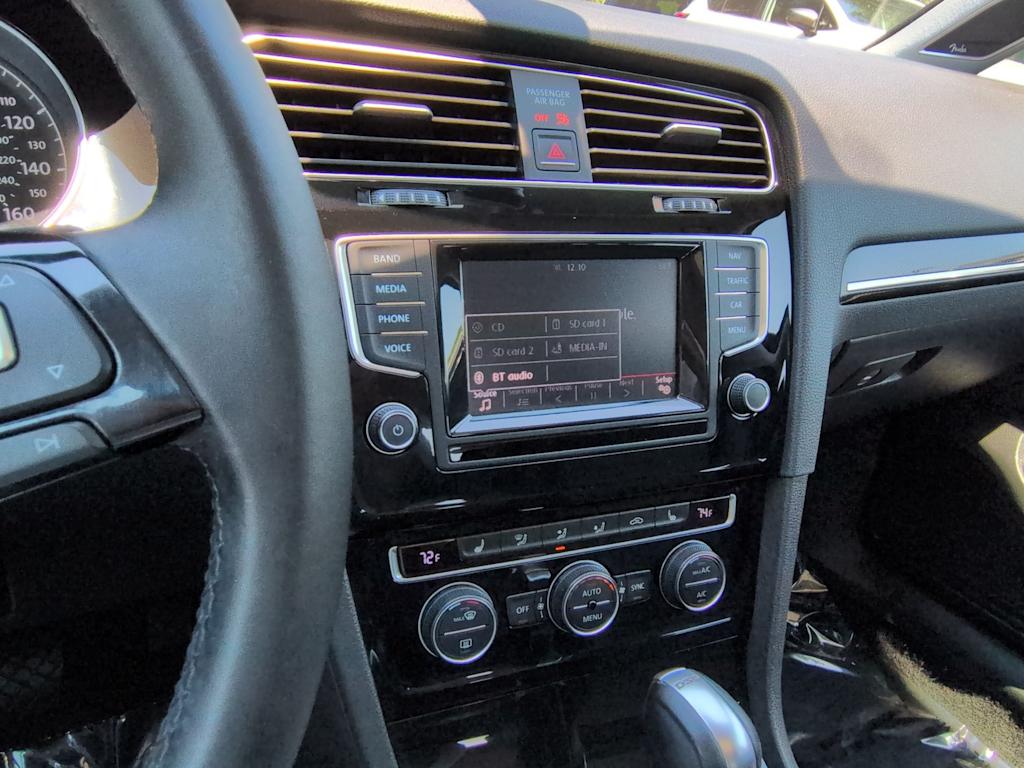 Thumbnail: 2015 Volkswagen Golf - 15