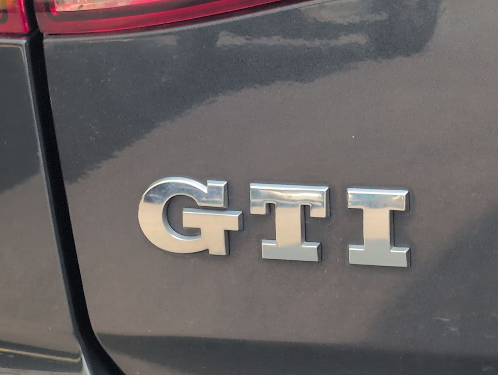 Thumbnail: 2015 Volkswagen Golf - 19