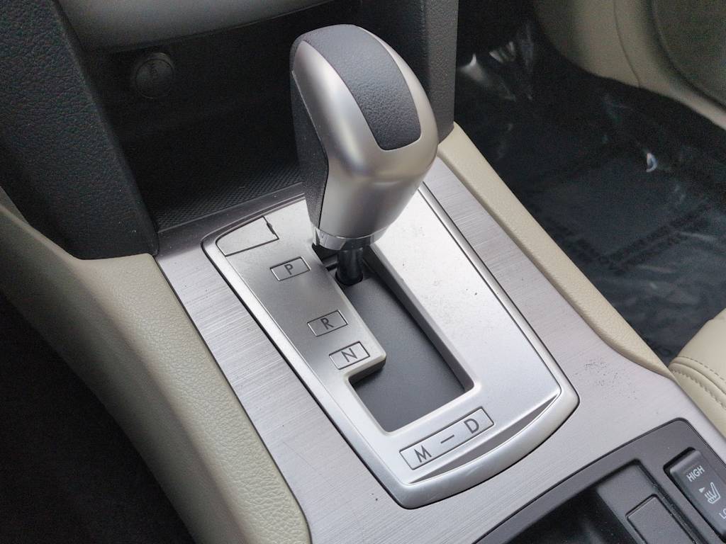 Thumbnail: 2010 Subaru Outback - 36