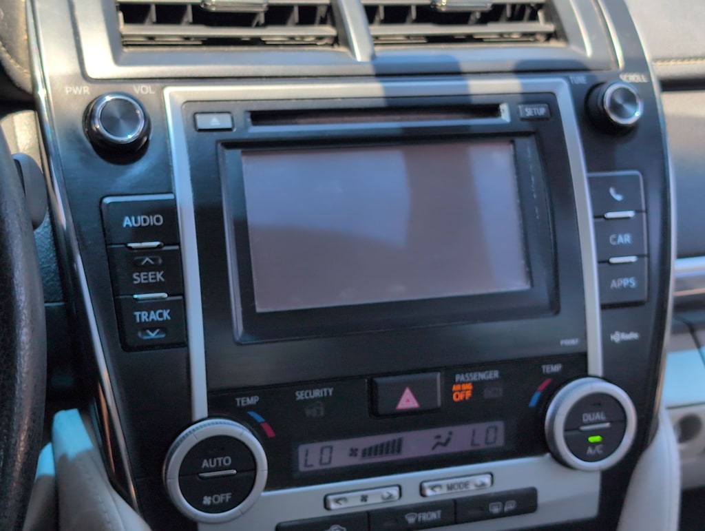Thumbnail: 2012 Toyota Camry - 14