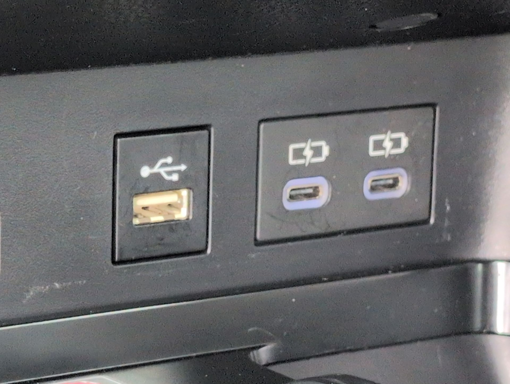 Thumbnail: 2025 Toyota Camry - 33