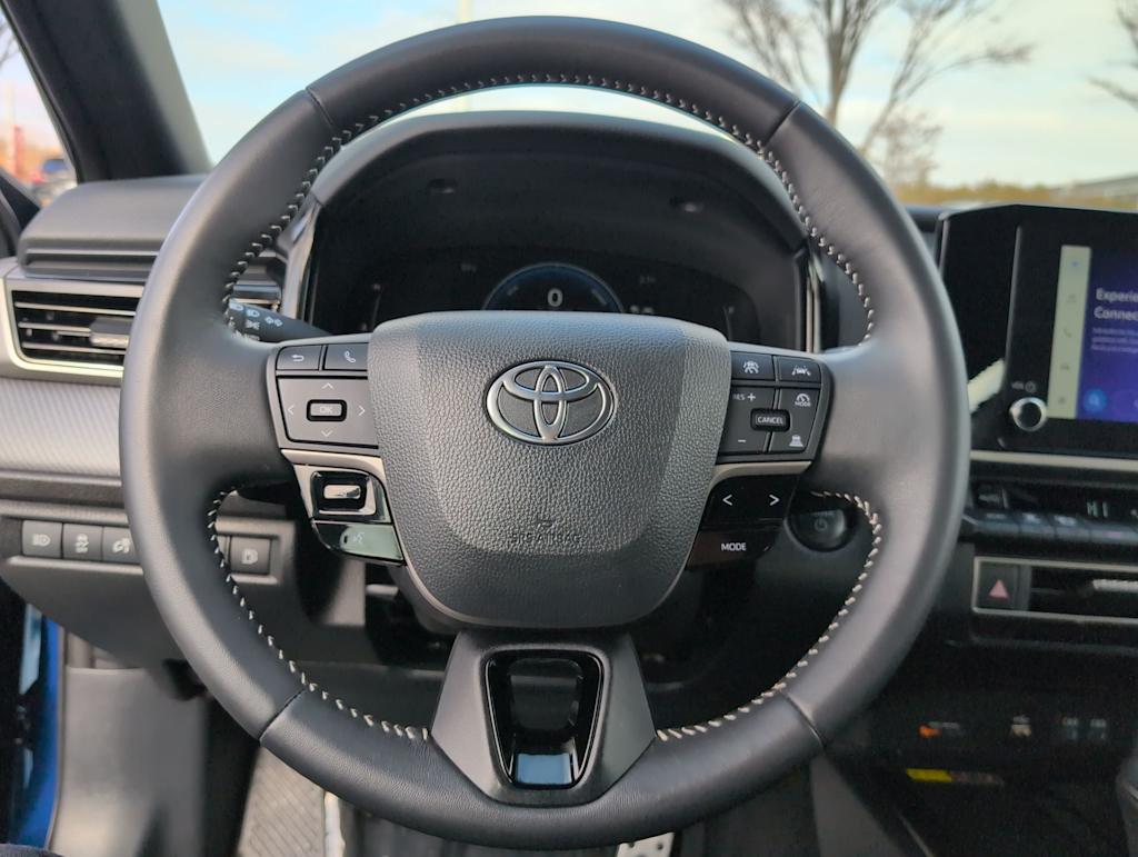 Thumbnail: 2025 Toyota Camry - 13