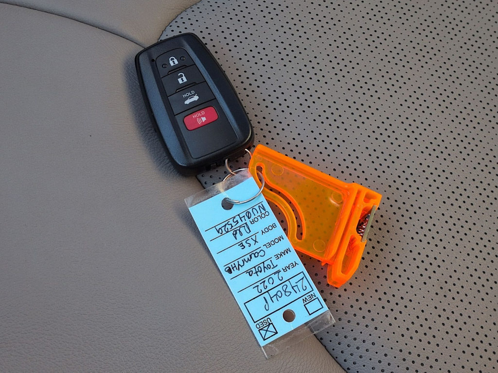 Thumbnail: 2022 Toyota Camry - 18