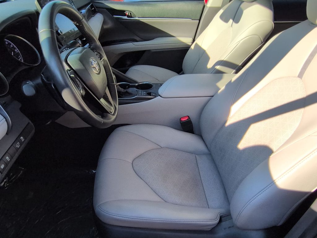 Thumbnail: 2022 Toyota Camry - 11