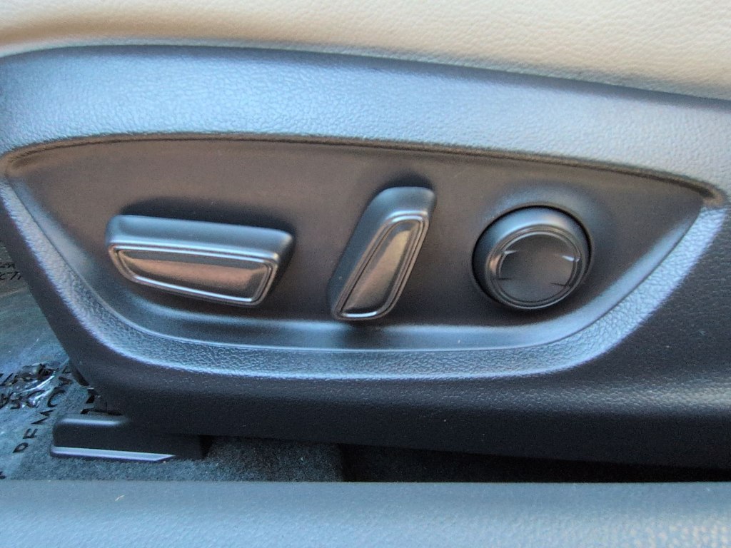 Thumbnail: 2022 Toyota Camry - 25