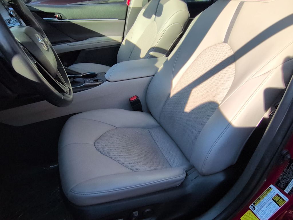 Thumbnail: 2022 Toyota Camry - 12