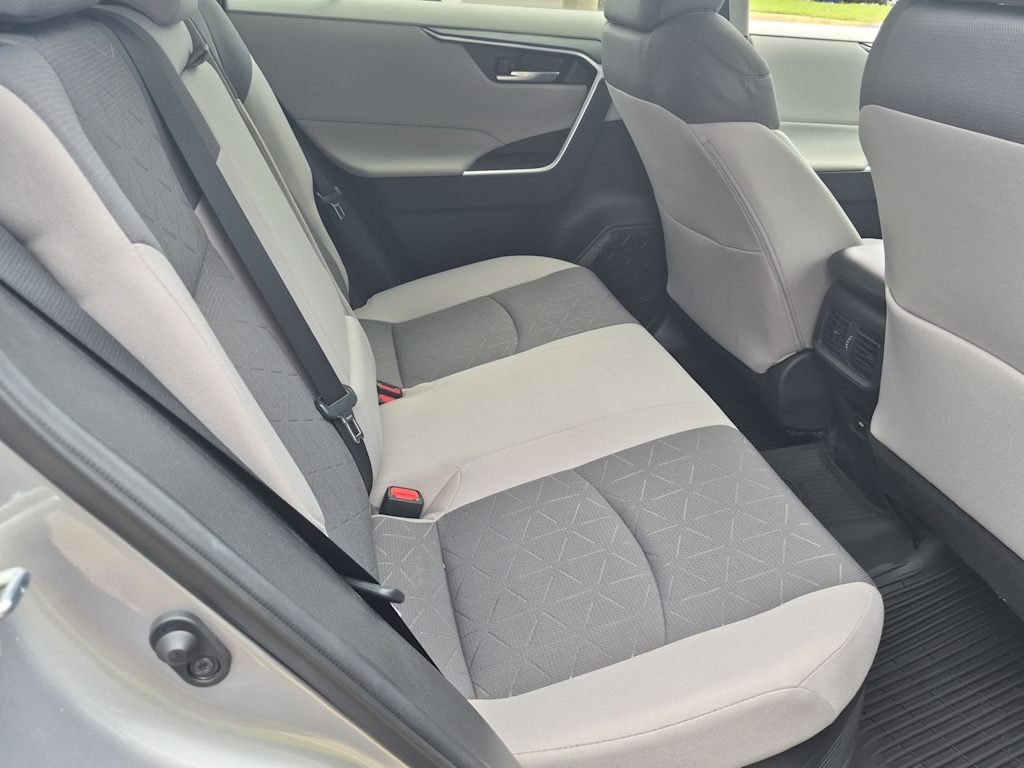 Thumbnail: 2021 Toyota RAV4 - 28