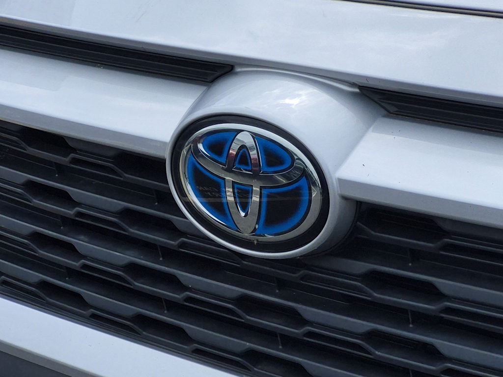 Thumbnail: 2021 Toyota RAV4 - 7