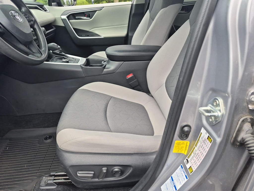 Thumbnail: 2021 Toyota RAV4 - 10