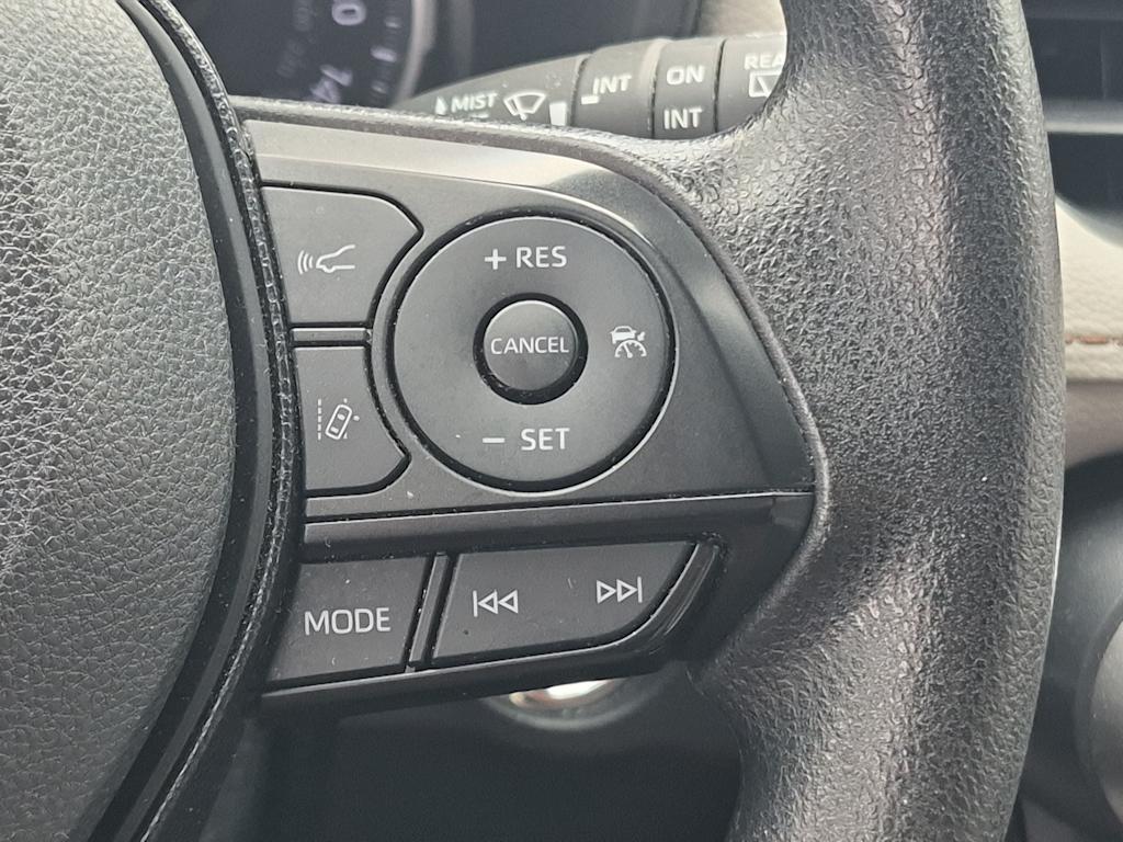 Thumbnail: 2021 Toyota RAV4 - 30