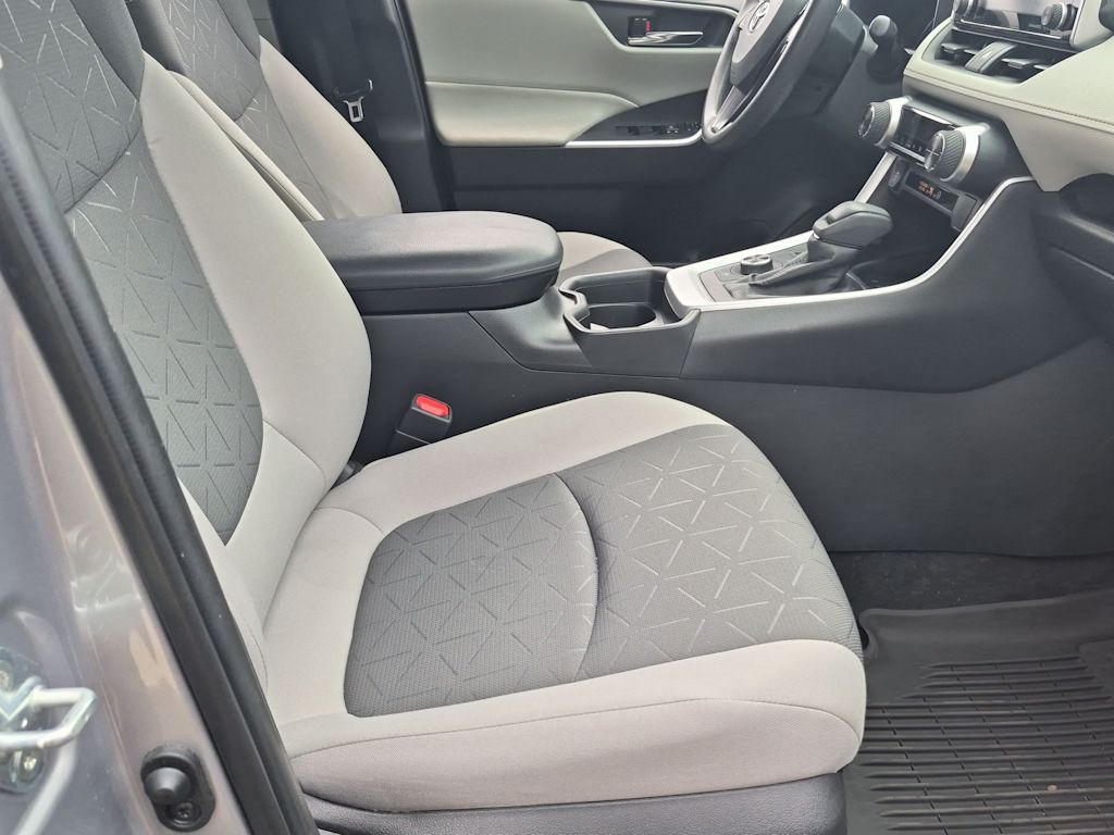 Thumbnail: 2021 Toyota RAV4 - 11