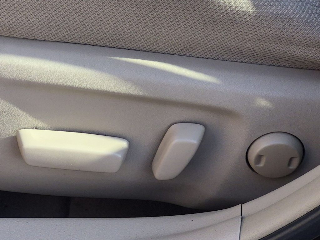 Thumbnail: 2014 Toyota Camry - 22