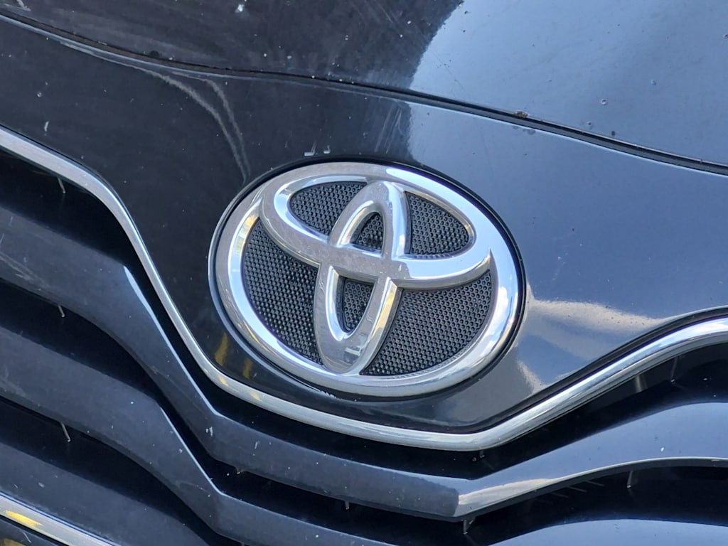 Thumbnail: 2011 Toyota Camry - 6