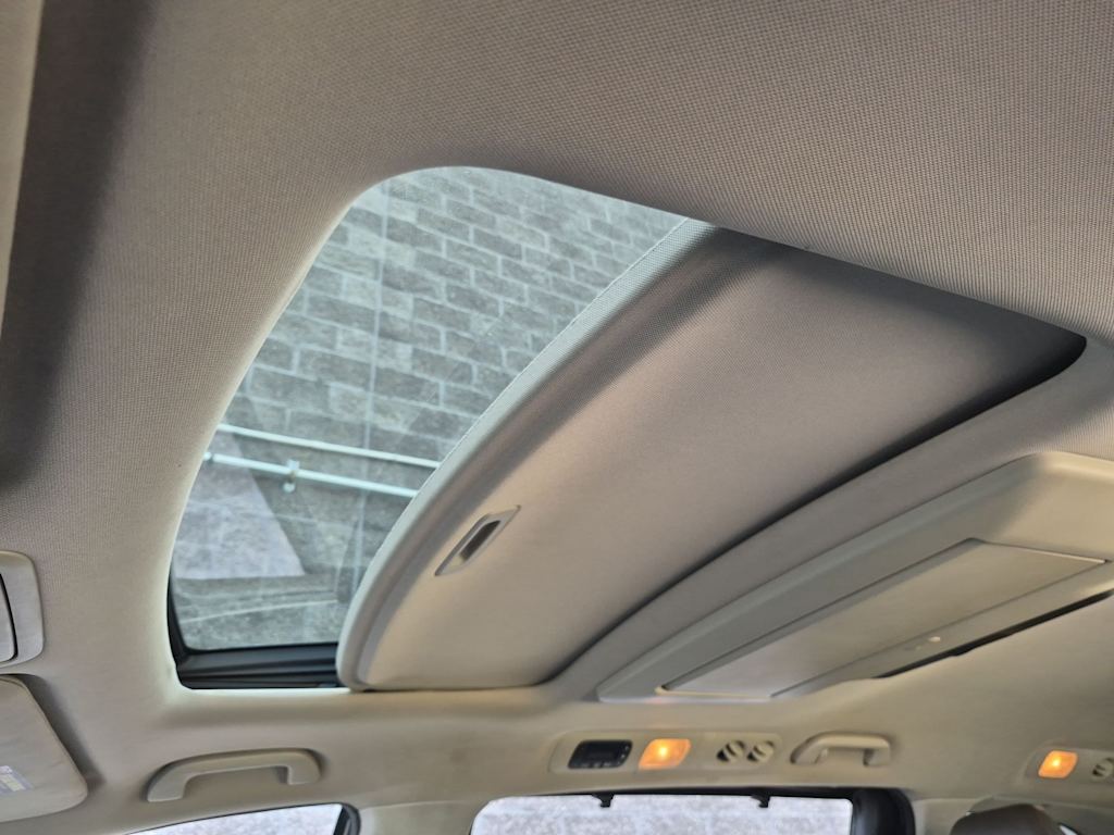 Thumbnail: 2011 Honda Odyssey - 24