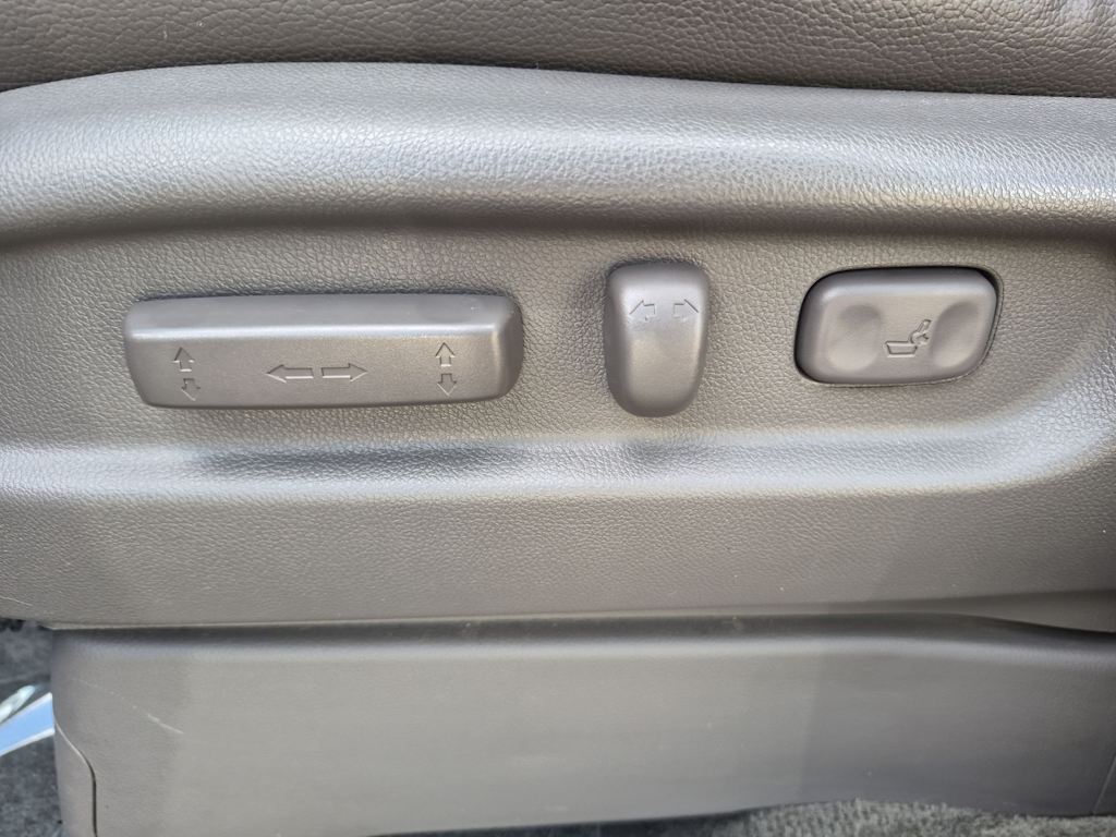 Thumbnail: 2011 Honda Odyssey - 23