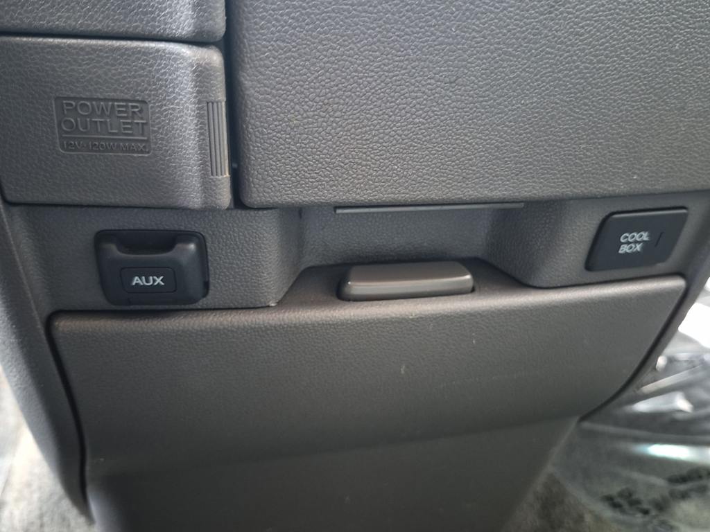 Thumbnail: 2011 Honda Odyssey - 32