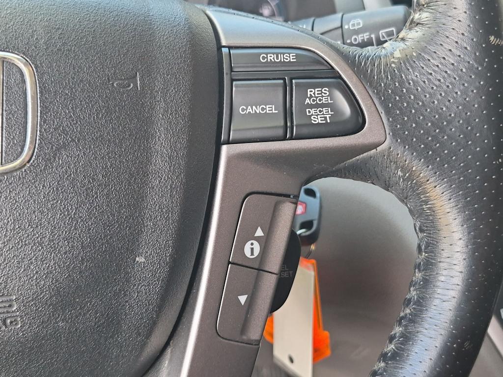 Thumbnail: 2011 Honda Odyssey - 28