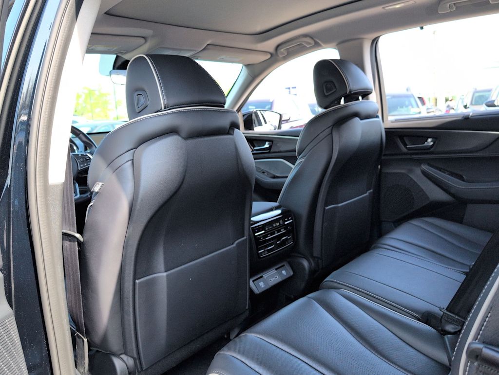 Thumbnail: 2023 Acura MDX - 12