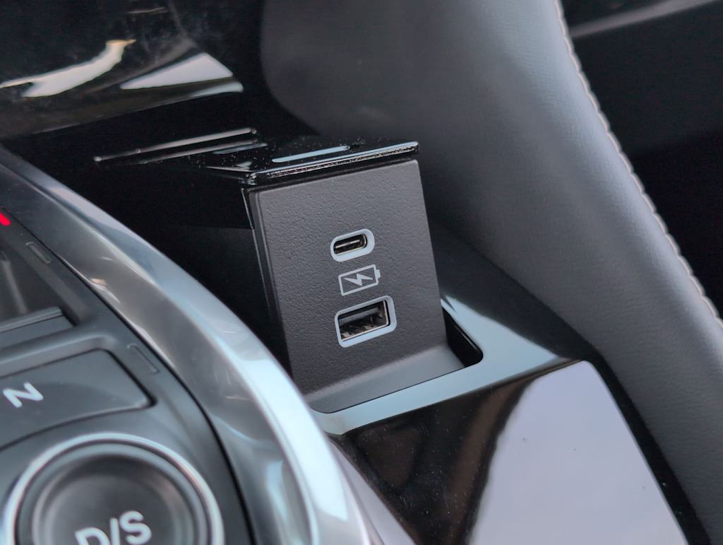 Thumbnail: 2023 Acura MDX - 35