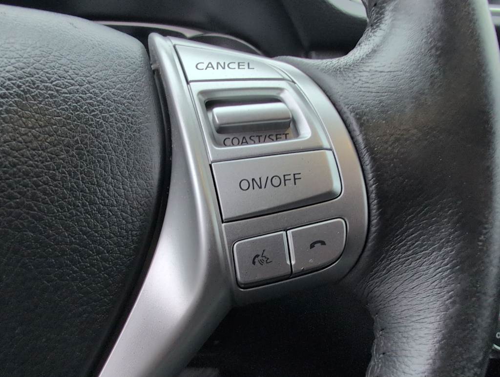 Thumbnail: 2015 Nissan Rogue - 30