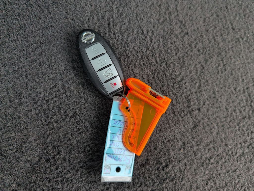 Thumbnail: 2015 Nissan Rogue - 18