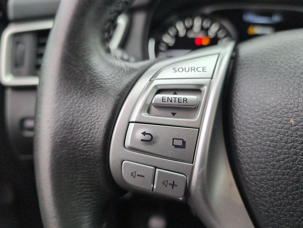 Thumbnail: 2015 Nissan Rogue - 29