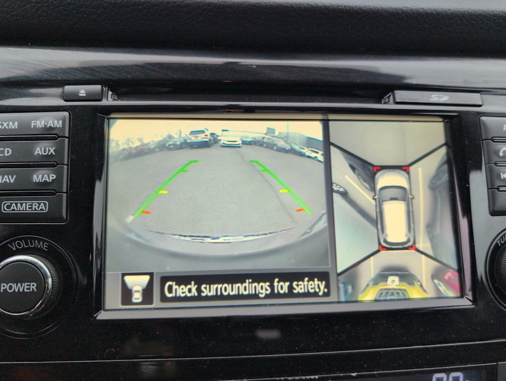 Thumbnail: 2015 Nissan Rogue - 33