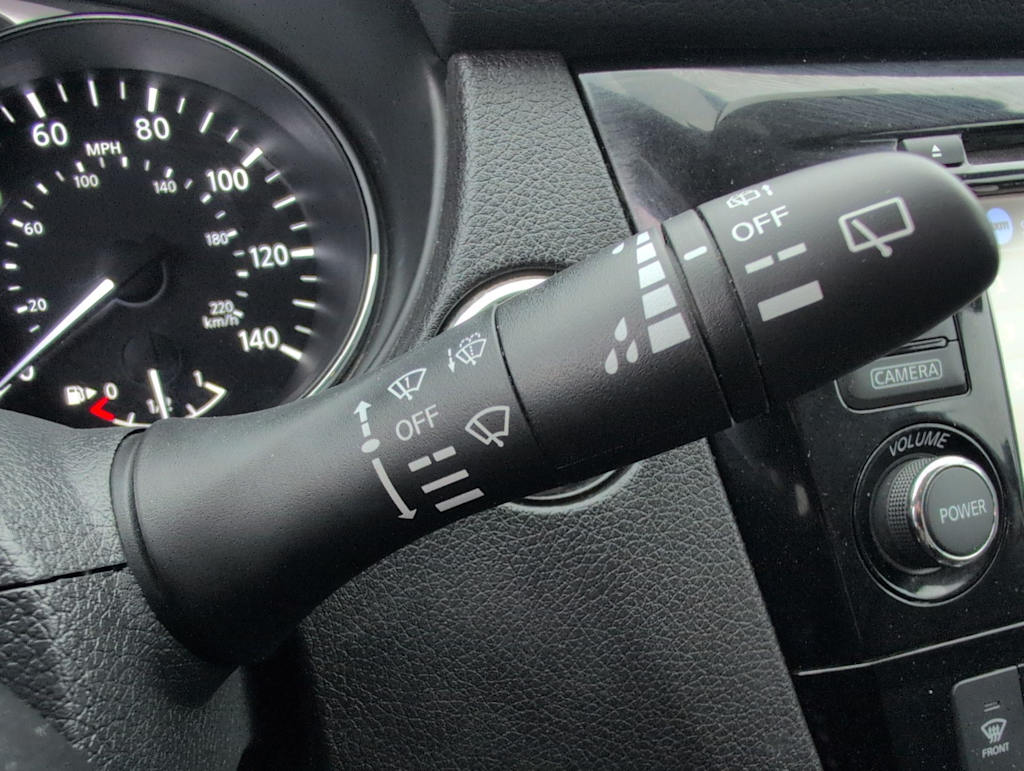 Thumbnail: 2015 Nissan Rogue - 16