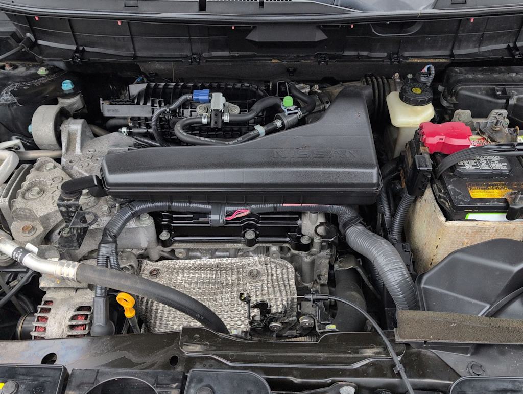 Thumbnail: 2015 Nissan Rogue - 9