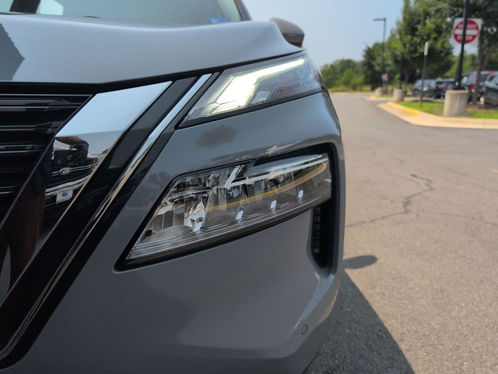 Thumbnail: 2022 Nissan Rogue - 22