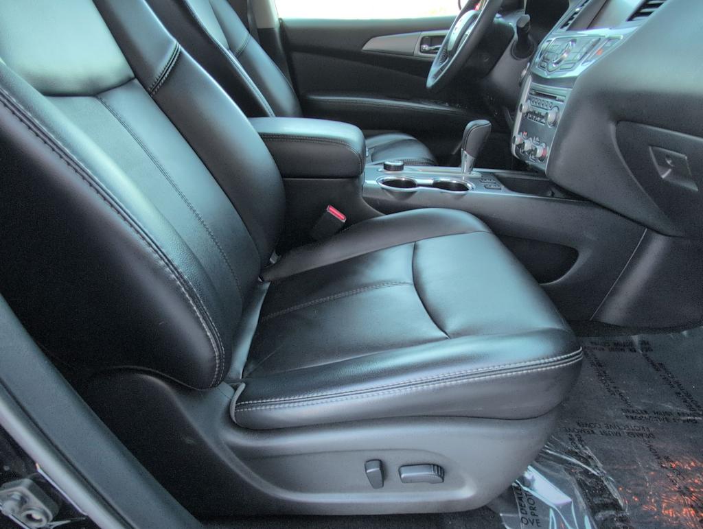 Thumbnail: 2019 Nissan Pathfinder - 12