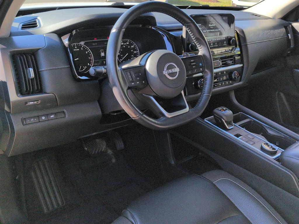 2022 Nissan Pathfinder SL