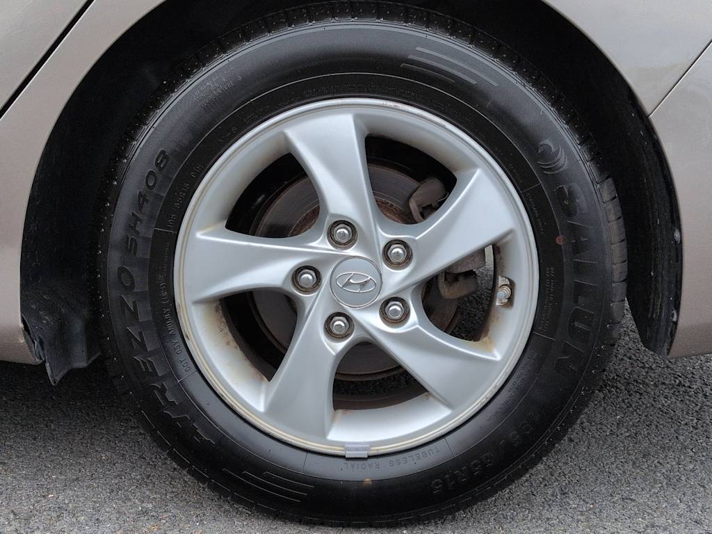 Thumbnail: 2015 Hyundai Elantra - 8
