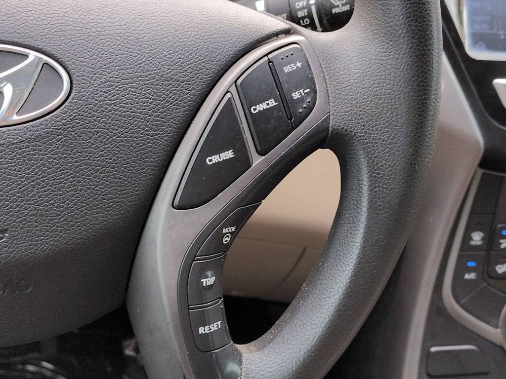Thumbnail: 2015 Hyundai Elantra - 30