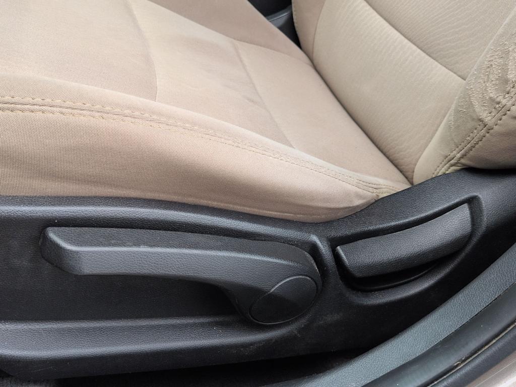 Thumbnail: 2015 Hyundai Elantra - 27