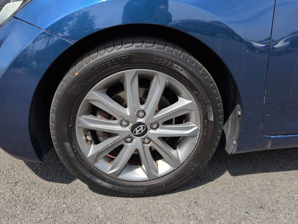 Thumbnail: 2016 Hyundai Elantra - 8