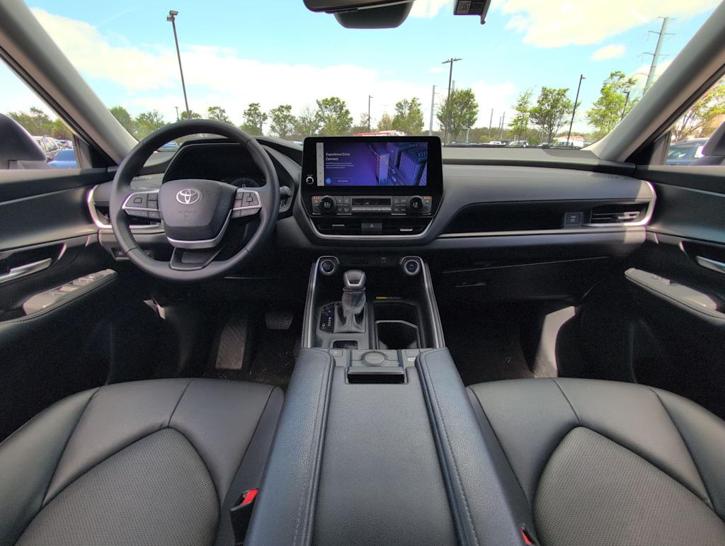 Thumbnail: 2025 Toyota Grand Highlander - 9