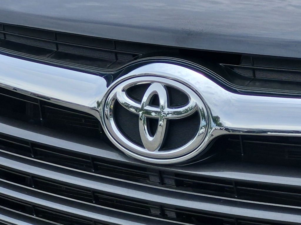 Thumbnail: 2015 Toyota Highlander - 7