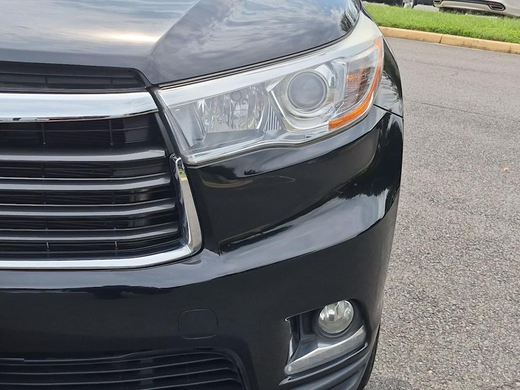 Thumbnail: 2015 Toyota Highlander - 22