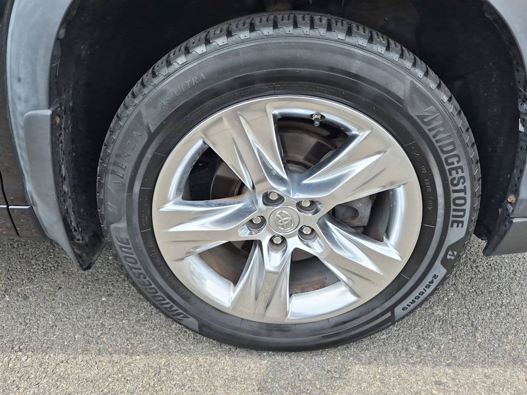 Thumbnail: 2015 Toyota Highlander - 8