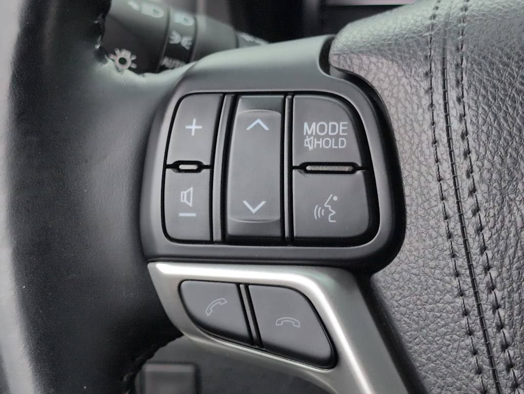 Thumbnail: 2018 Toyota Highlander - 27