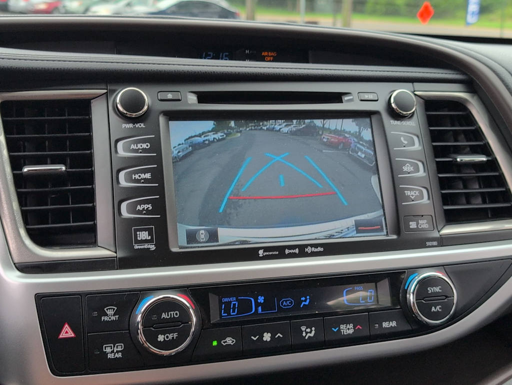 Thumbnail: 2018 Toyota Highlander - 31